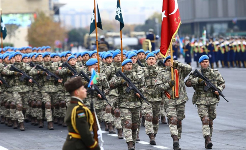 Mehmetçik, Bakü sokaklarını inletti