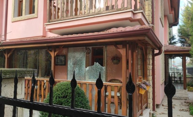 Gelecek Partisi yöneticisi Üstün'ün evine silahlı saldırı