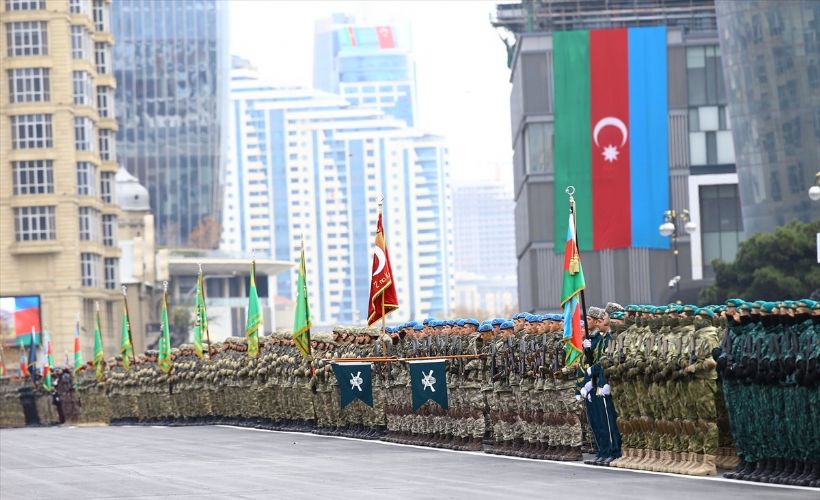 Azerbaycan'da askeri geçit töreni hazırlığı