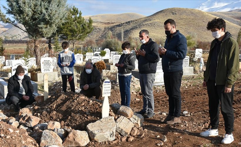 Filistinli yetimlerin 'Hasan dedesi'nin yardım faaliyetlerini çocukları sürdürecek