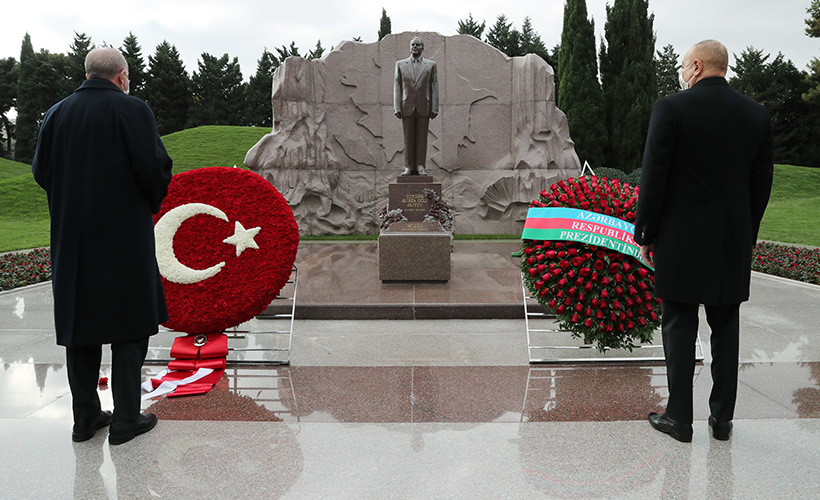 Erdoğan, Haydar Aliyev’in  kabrini ziyaret etti