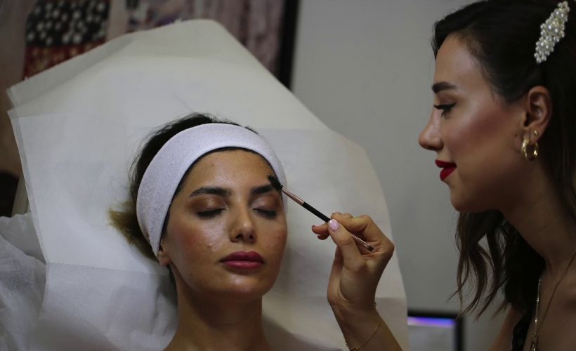 Uzm. Est. Sara Yaman 2021 Kalıcı Makyaj Trendlerini Anlatıyor