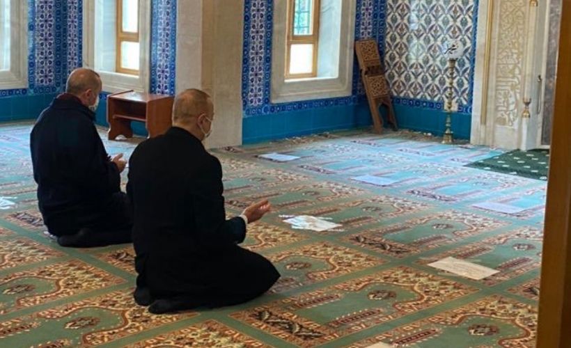 Erdoğan ve Aliyev, Şehitler Camii'nde şükür namazı kıldı