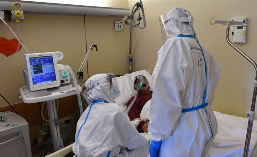 İtalya'da son 24 saatte 761 kişi Kovid-19'dan hayatını kaybetti