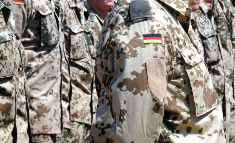 Almanya’da, ordunun içinde aşırı sağcılarla bağlantılı yapıların bulunduğu kanıtlandı