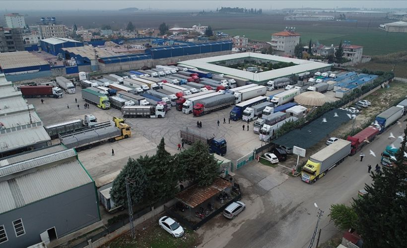Türkiye'nin 81 ilinden Suriye'ye gönderilen 350 yardım tırının, sınır geçişi başladı