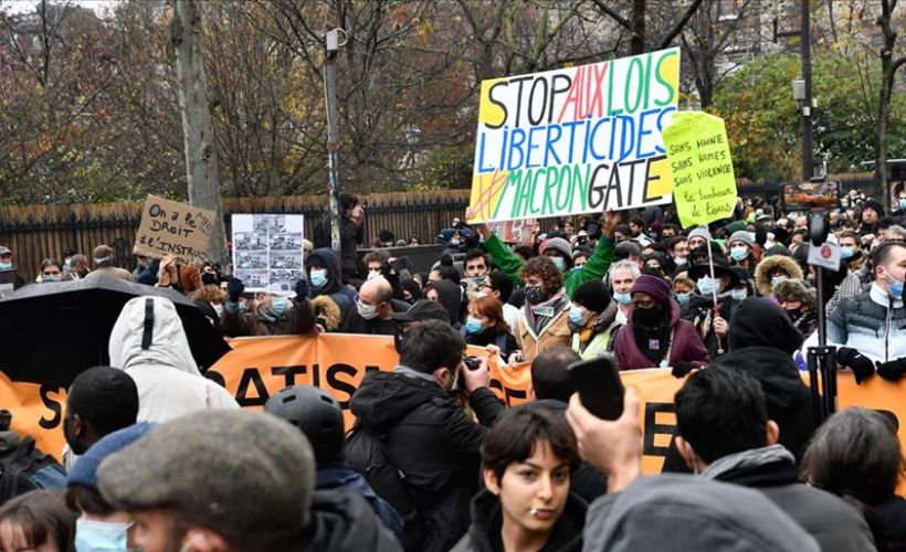 Fransa'da güvenlik yasa tasarısıyla artan İslamofobi protesto edildi