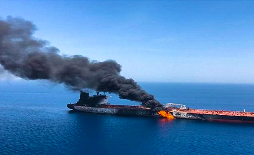 Cidde limanındaki bir petrol tankerinde patlama