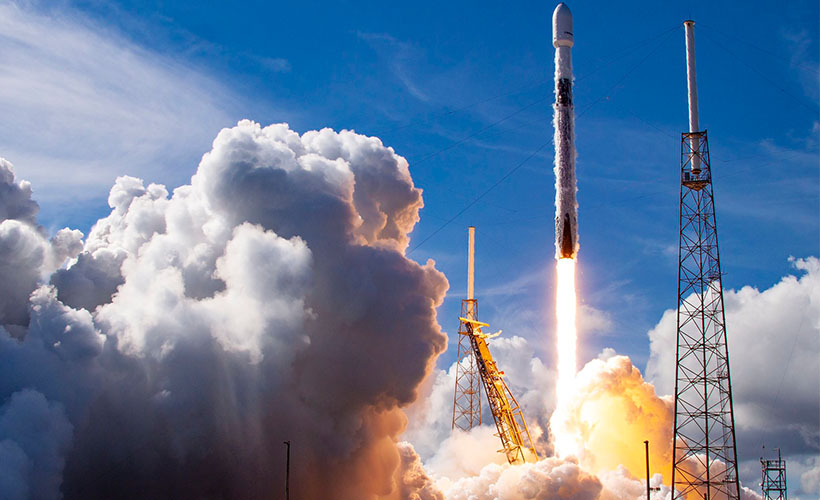 SpaceX, SiriusXM uydusunu başarıyla uzaya fırlattı