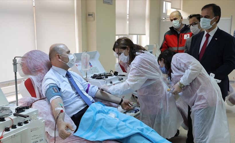 İçişleri Bakanı Süleyman Soylu Kovit-19 immün plazma bağışı yaptı