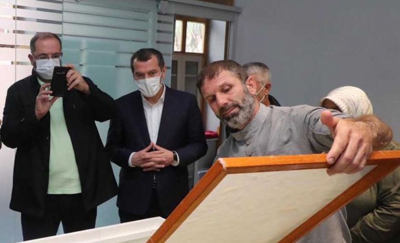 'Elyazması Kitap Hastahanesi'