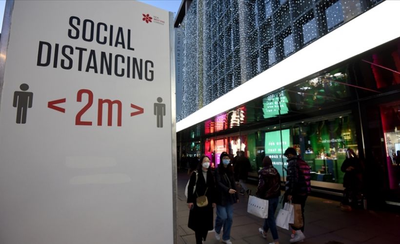 Londra'da en sıkı kısıtlamaların yer aldığı 'üçüncü aşama' önlemler uygulanmaya başladı