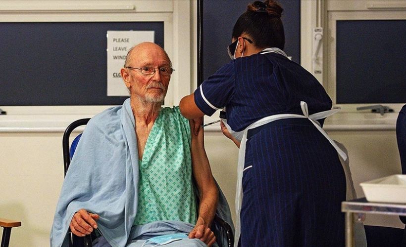 İngiltere'de ilk haftada 137 bin 897 kişiye Kovid-19 aşısı yapıldı