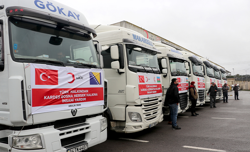 Kızılay'ın yardım tırları yola çıktı