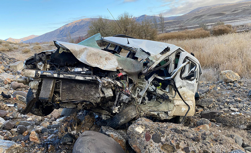 Erzincan'da iki ticari araç çarpıştı: 2 ölü