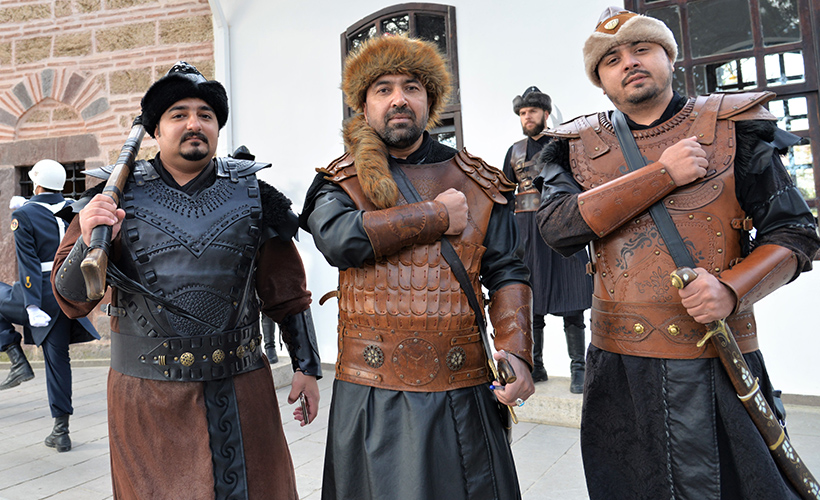 'Diriliş Ertuğrul' dizisinden etkilenen 3 Pakistanlı Söğüt'e geldi