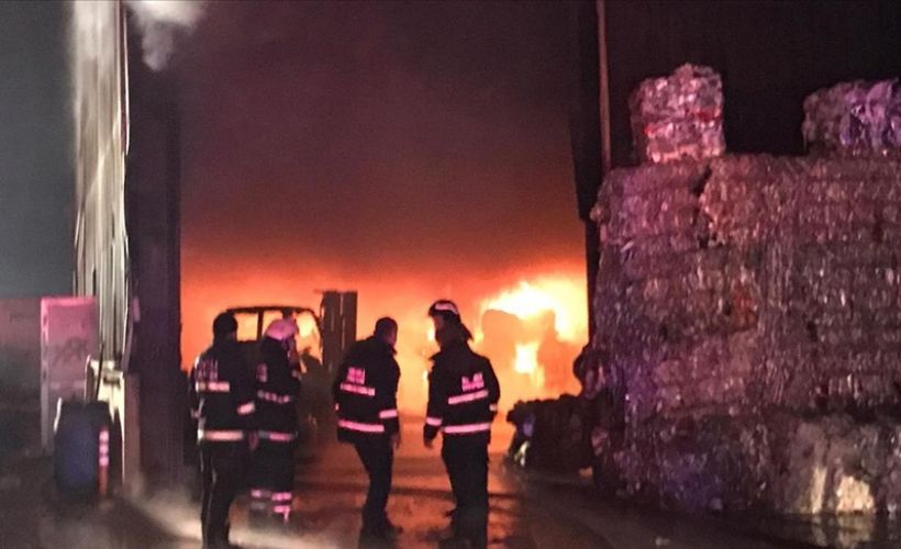 Kocaeli'de geri dönüşüm fabrikasında yangın