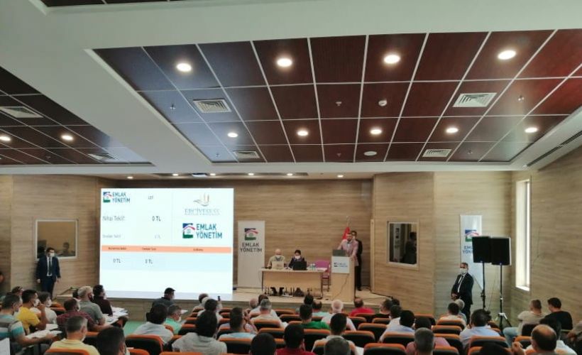 Pandemiye rağmen Kumsmall AVM'de 65 milyonluk rekor mağaza satışı