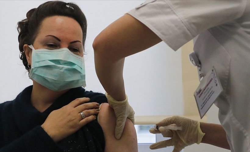 Rusya'da Kovid-19 vakaları toplu aşılamaya rağmen artıyor