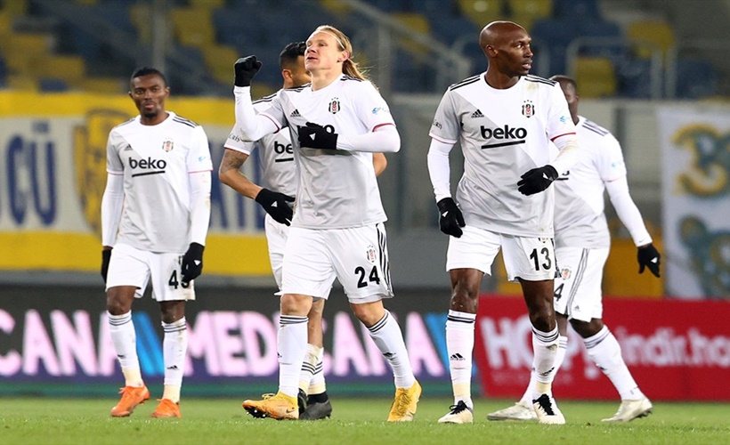 Beşiktaş kademeyi sağlama alıyor