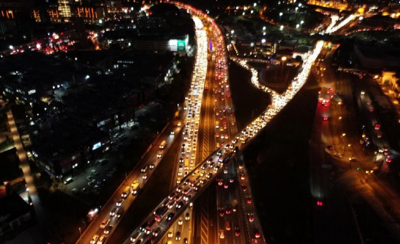 21:00'e doğru İstanbul trafiğinde yoğunluk!