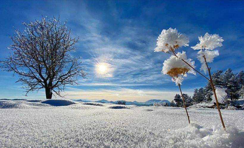 Erzurum’daki Dipsiz Göl soğuk hava nedeniyle buz tuttu