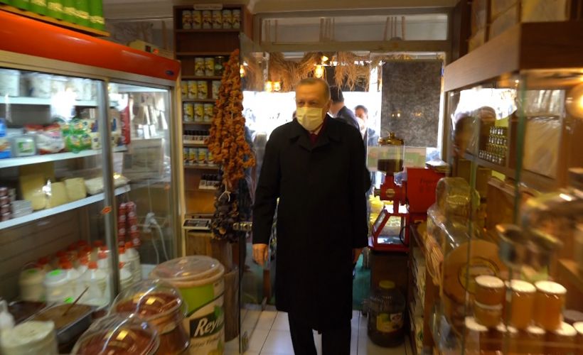 Cumhurbaşkanı Erdoğan, organik ürünler satan dükkandan alışveriş yaptı