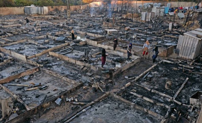 Lübnan'daki mülteci kampı çıkan yangında küle döndü