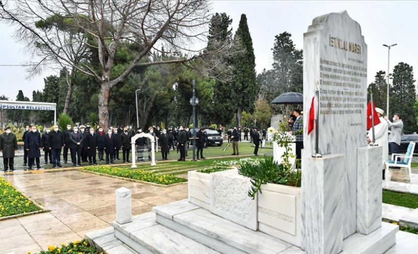 Mehmet Akif Ersoy kabri başında anıldı