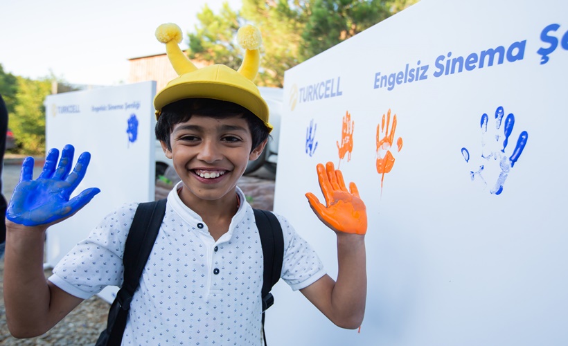 Turkcell, hayata 'eşit ve tam bağlıyor'