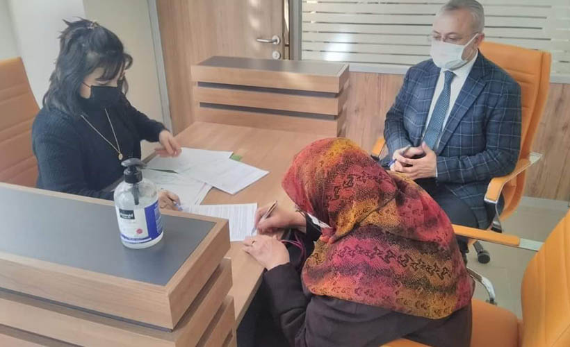 Emekli öğretmen, 9 dairesini Türkiye Diyanet Vakfı’na bağışladı