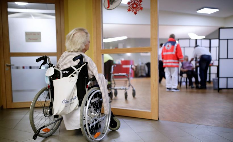 Almanya'da 1129 kişi, koronavirüsten hayatını kaybetti