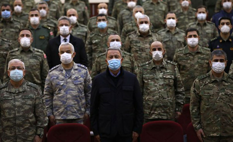 Bakan Akar ve komuta kademesi Azerbaycan'da