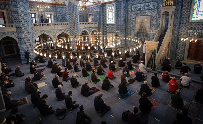 Vatandaş, yarın evine en yakın camide cumayı kılabilecek