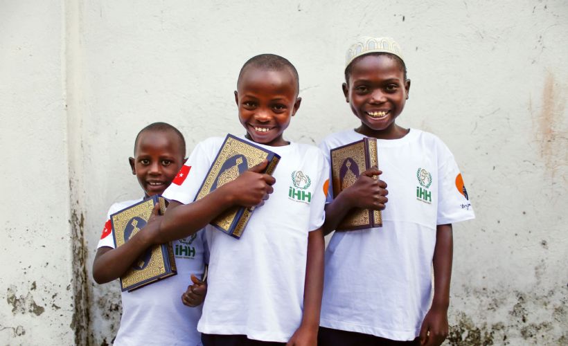 İHH'dan 2020’de 7 ülkeye 25 bin Kur'an-ı Kerim