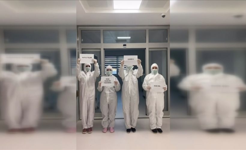 Kovid-19 ile mücadelenin kahramanı sağlık çalışanları yeni yılı özel besteyle karşıladı