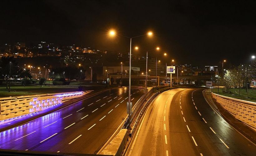 Üç gün sürecek sokağa çıkma kısıtlaması başladı