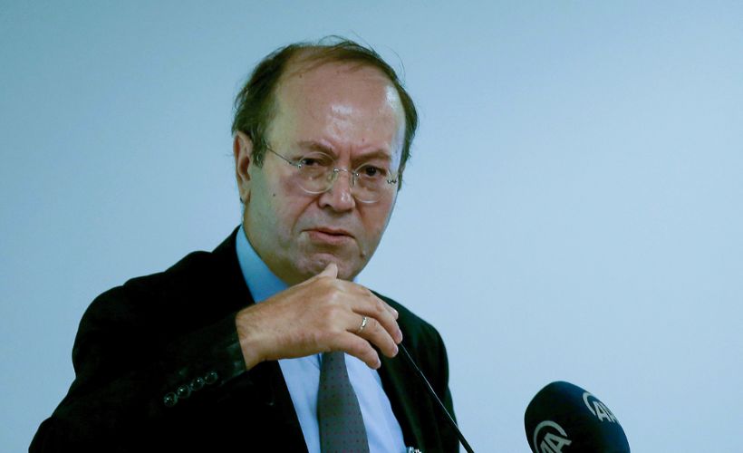 Yusuf Kaplan: Her yerde Noel Baba soytarıları cirit atıyor