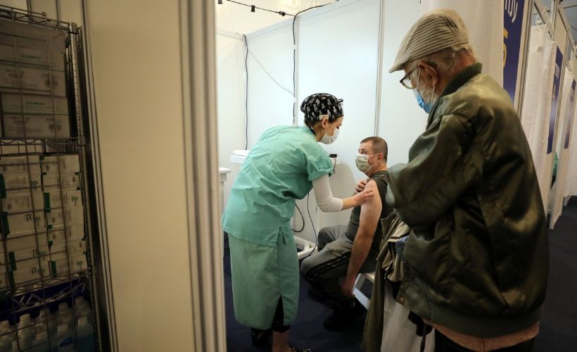 İsrail'de 1 milyon kişiye aşı yapıldı