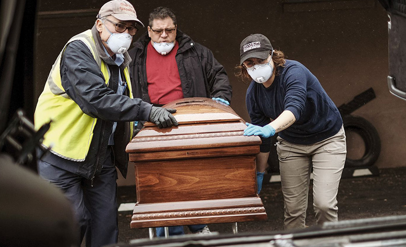 California'da cenaze evlerinde yer kalmadı