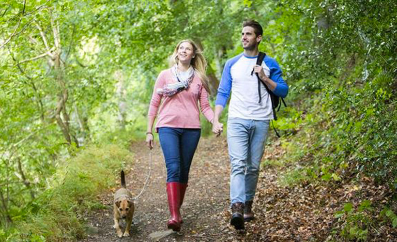 İngilizler her hafta neredeyse 6 saatini dışarıda geçiriyor