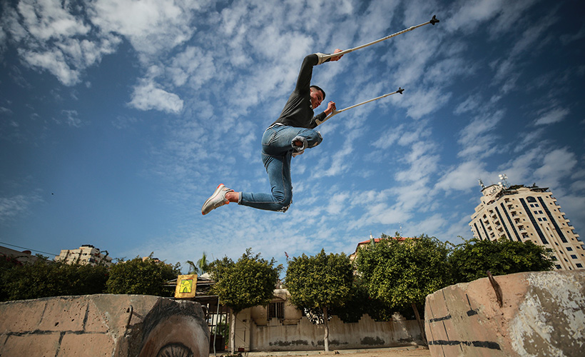 Filistinli genç 'parkur sporu'yla engellere meydan okuyor