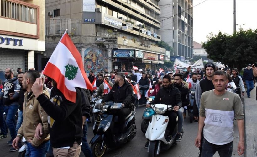 Lübnan'da ekonomik kriz ve işsizlik nedeniyle gösteri düzenlendi