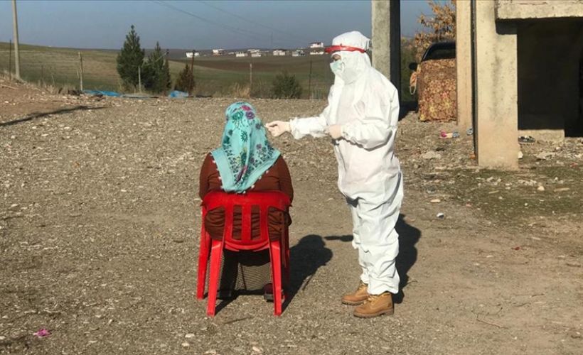 Filyasyon ekipleri köy köy gezerek Kovid-19'un izini sürüyor