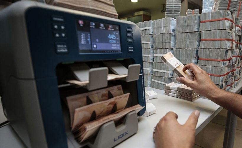 Bankacılıkta kredi hacmi azaldı, tüketici kredileri arttı