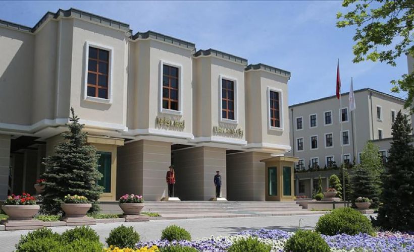 İki belediye meclis üyesi görevinden uzaklaştırıldı