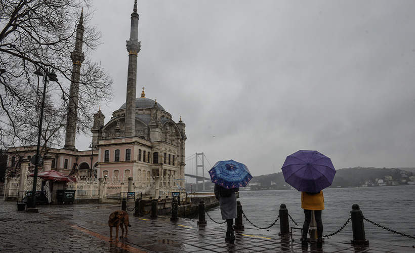 İstanbul'da yağan yağmur sevindirdi