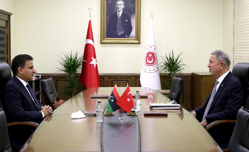 Bakan Akar, Libya Savunma Bakanı Nemruş ile bir araya geldi