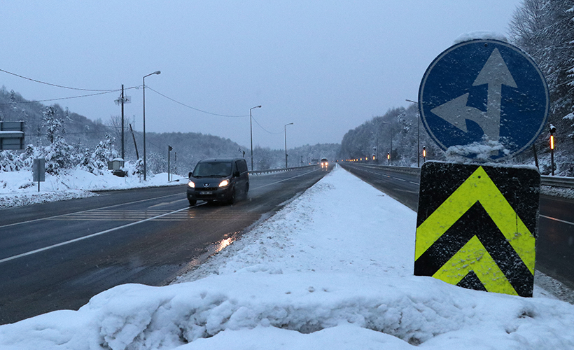 Bolu Dağı'nda kar yağışı etkili oluyor