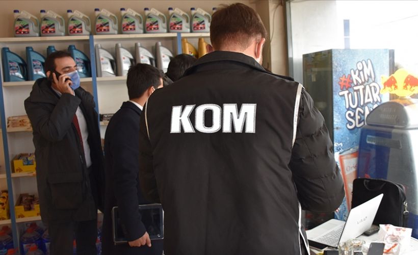Cumhuriyet tarihinin en büyük 'akaryakıta bağlı vergi kaçakçılığı' operasyonunda 220 zanlı yakalandı